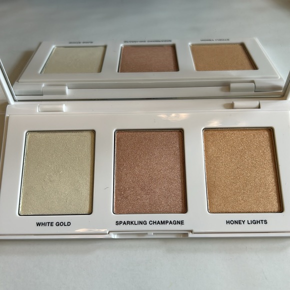 Victoria’s Secret Glow on & on & on cheek highlighter trio - Picture 2 of 3